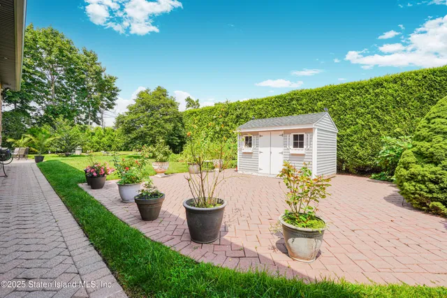 $3,850,000 | 5 Nicolosi Drive | Huguenot