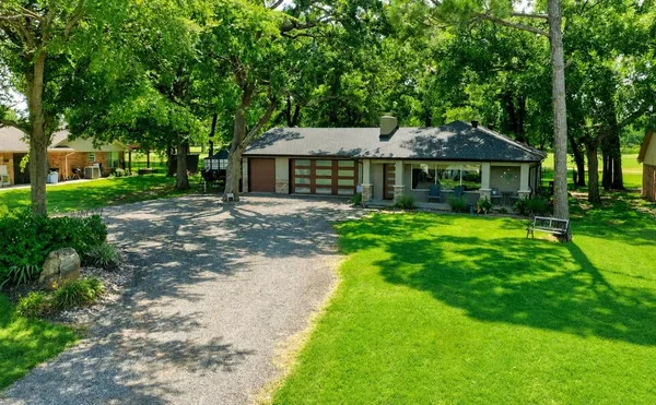 $495,000 | 1118 Kiowa Drive West, Gainesville, TX 76240