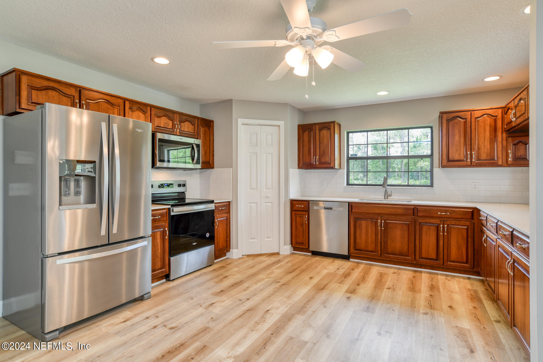 508 Hoover Road Interlachen, FL 32148 - Photo 12 of 42 Kitchen