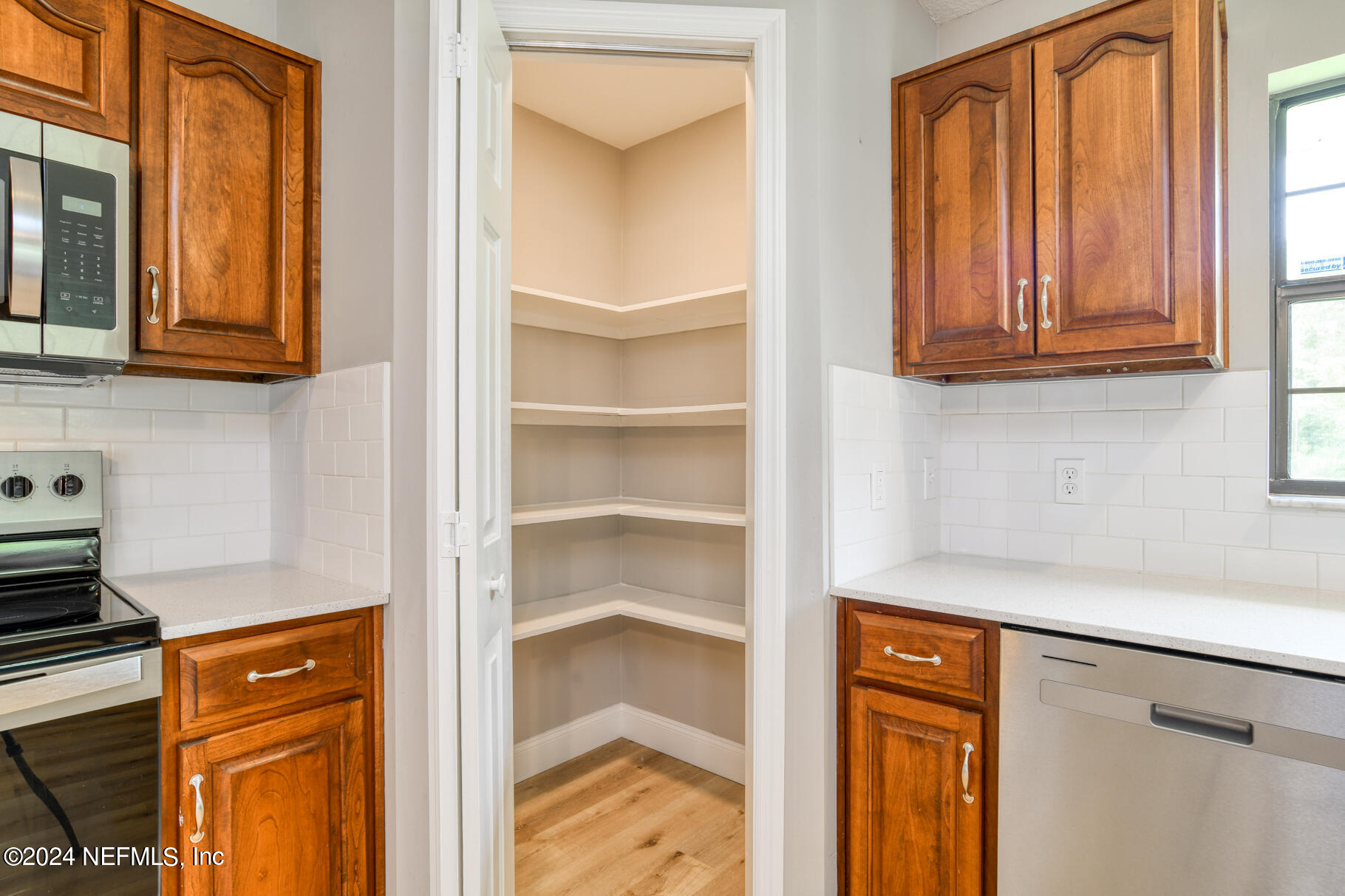 508 Hoover Road Interlachen, FL 32148 - Photo 14 of 42 Pantry