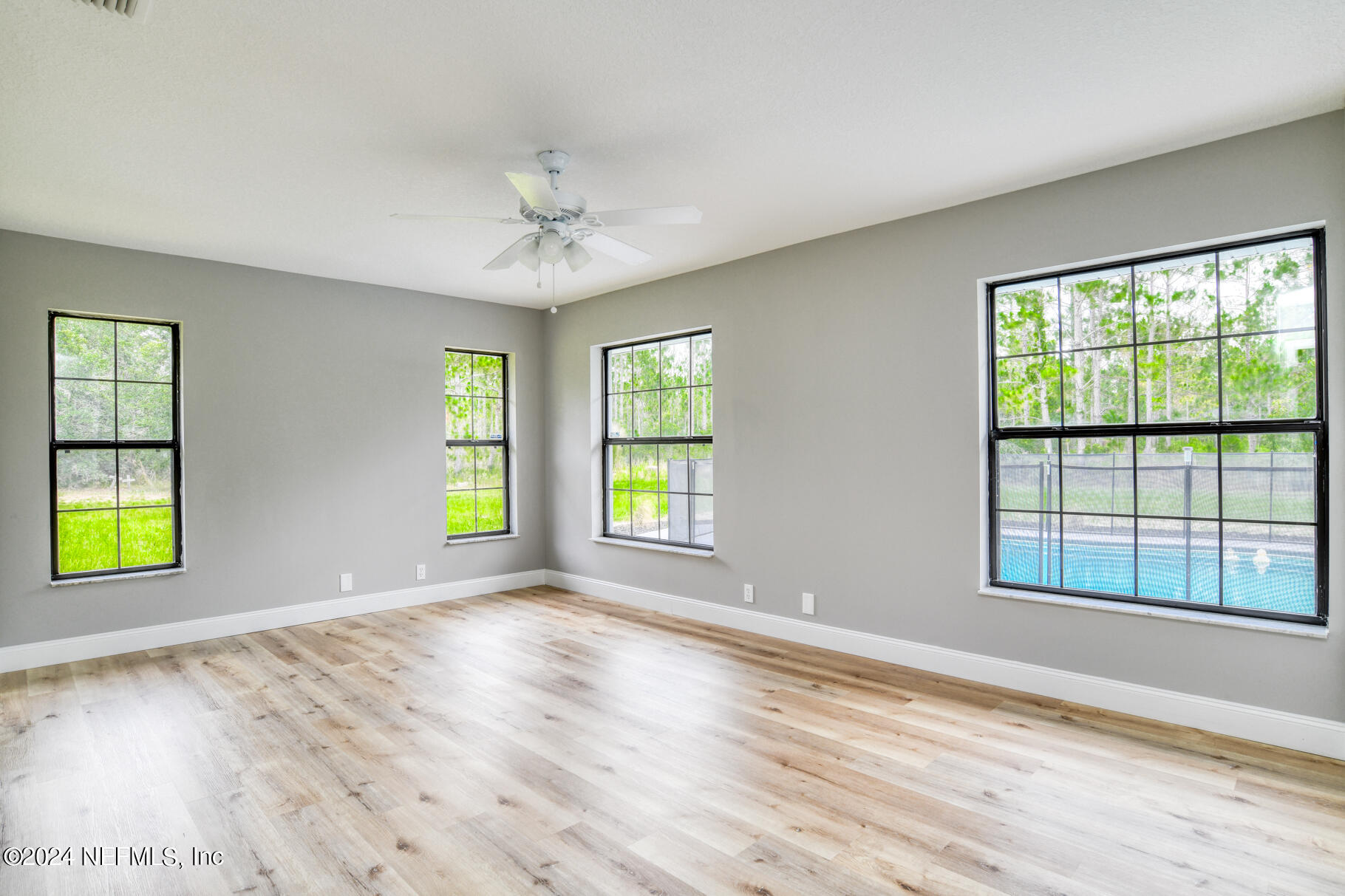 508 Hoover Road Interlachen, FL 32148 - Photo 17 of 42 Primary bedroom