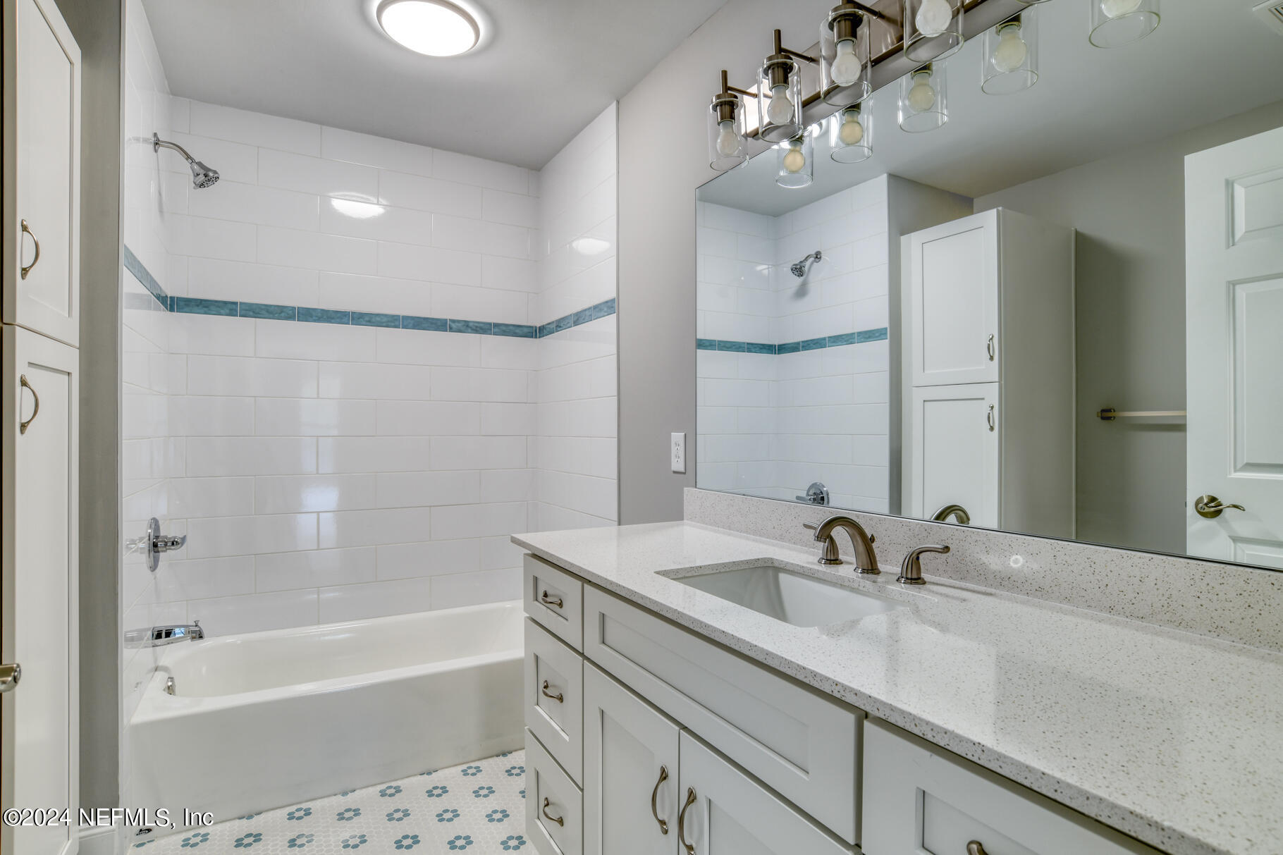 508 Hoover Road Interlachen, FL 32148 - Photo 26 of 42 Hall bath