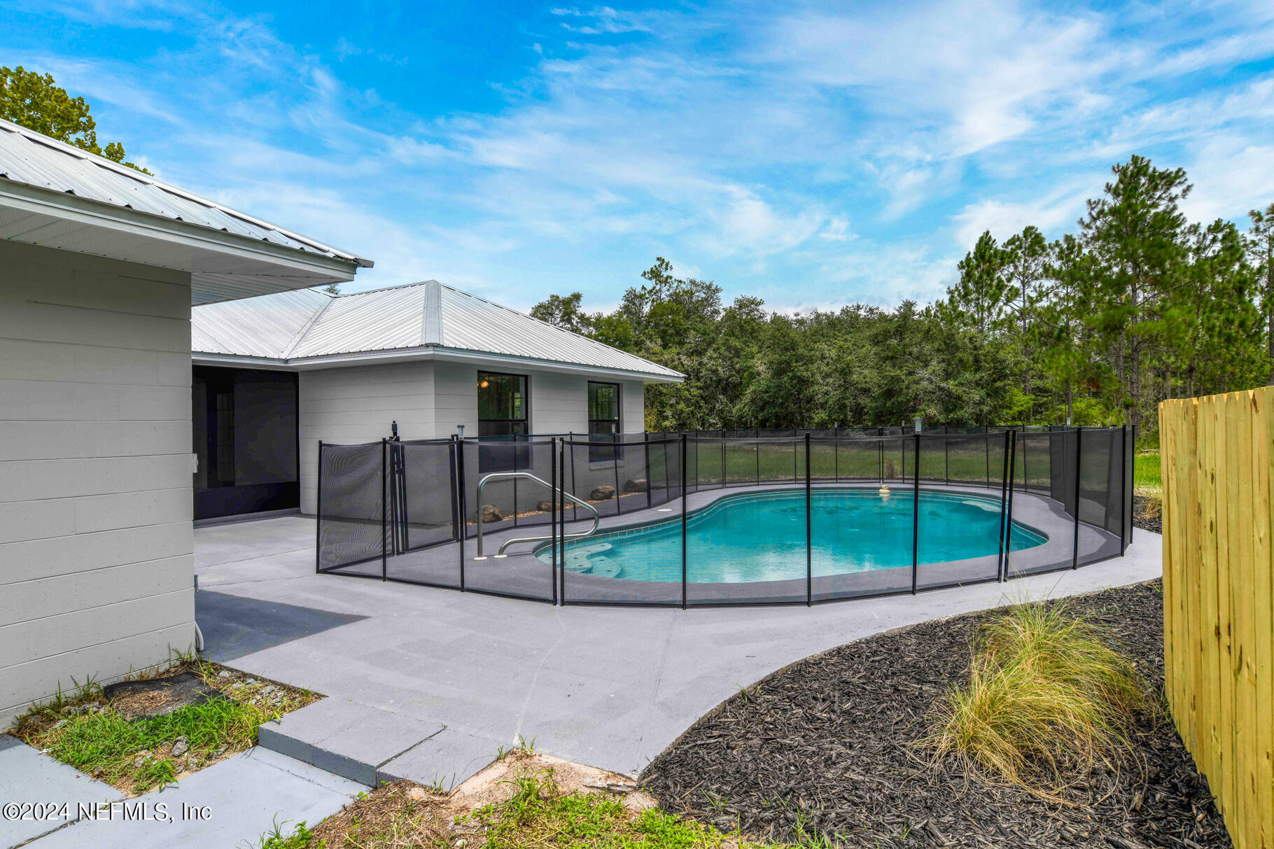 508 Hoover Road Interlachen, FL 32148 - Photo 32 of 42 In-ground pool