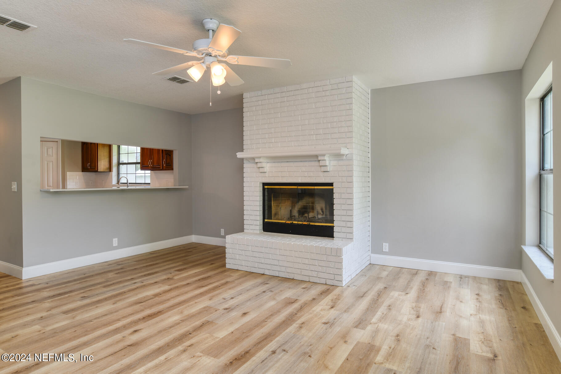 508 Hoover Road Interlachen, FL 32148 - Photo 6 of 42 Family room