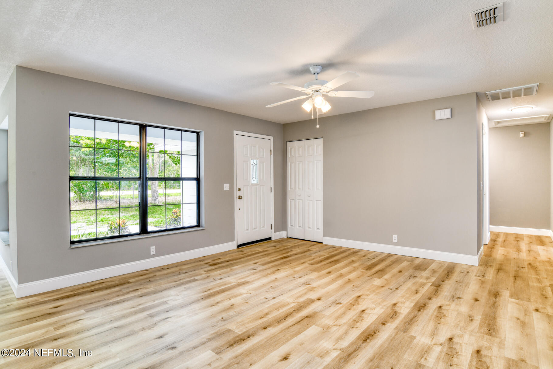 508 Hoover Road Interlachen, FL 32148 - Photo 8 of 42 Living/dining