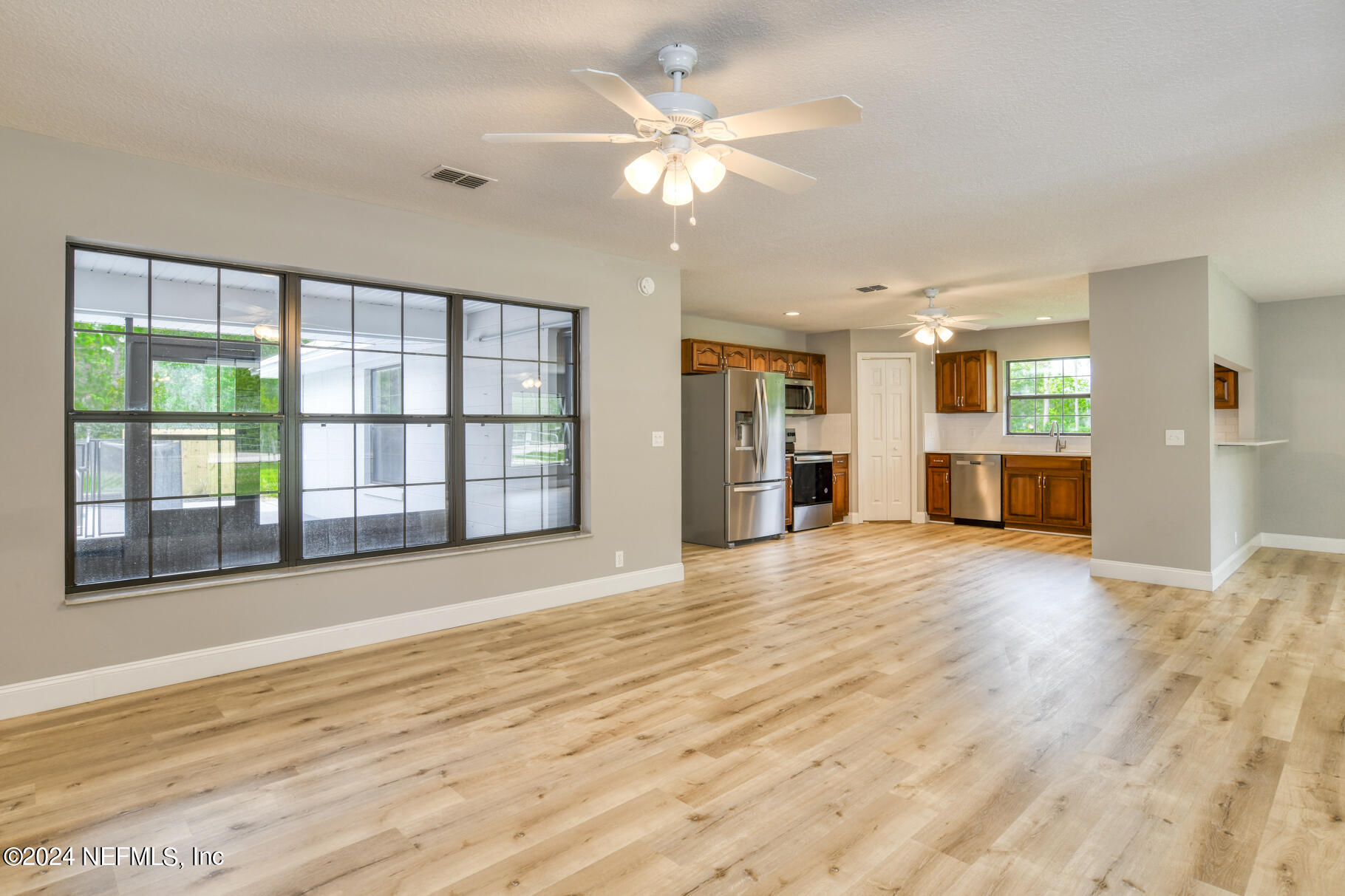 508 Hoover Road Interlachen, FL 32148 - Photo 9 of 42 Living/dining