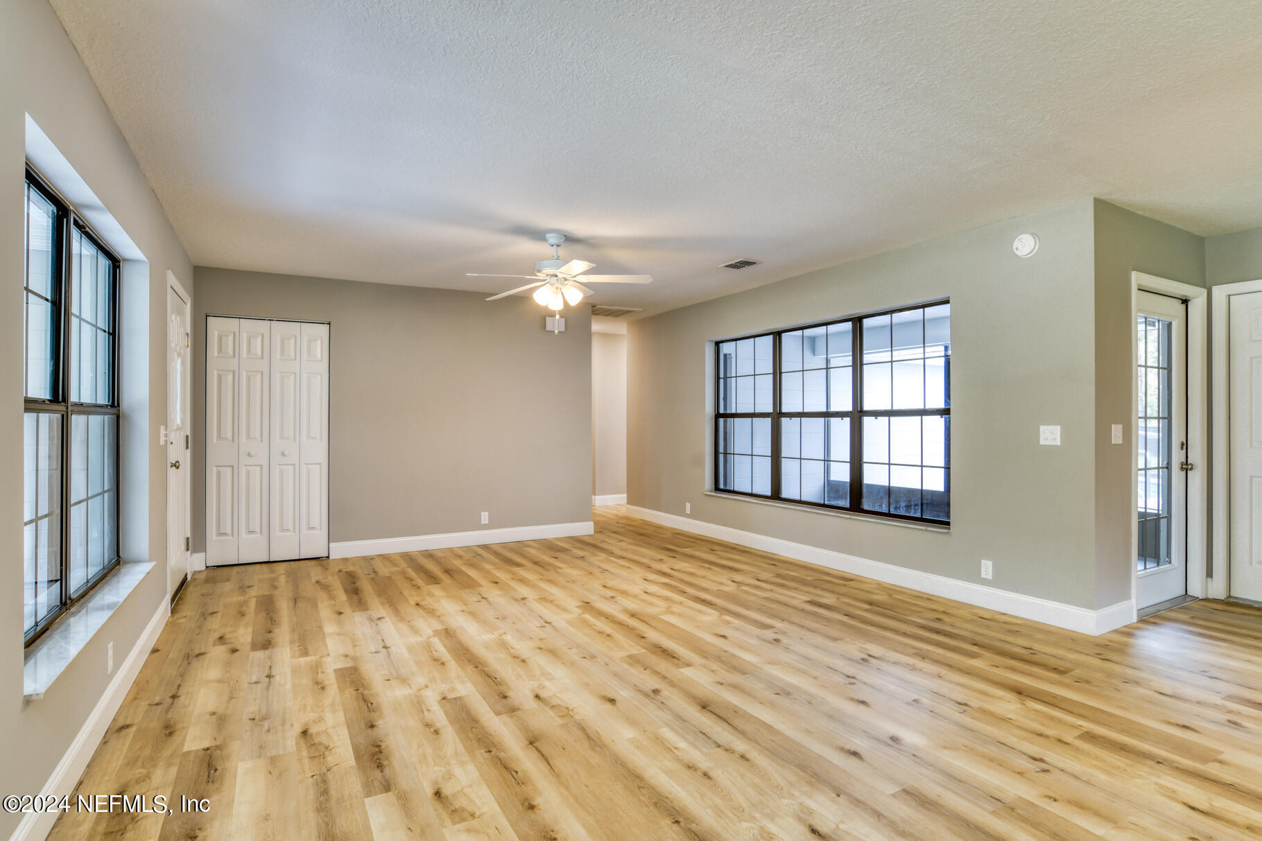 508 Hoover Road Interlachen, FL 32148 - Photo 10 of 42 Living/dining