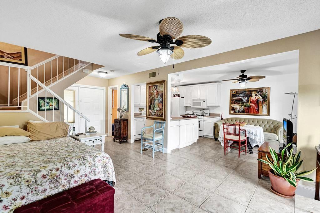 7200 Northwest 2nd Avenue, Unit 7 Boca Raton, FL 33487 - Photo 3 of 28 DSC01251