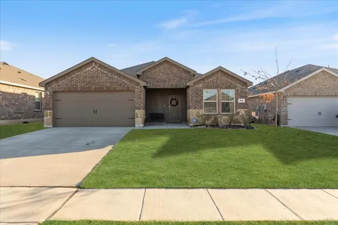 $340,000 | 816 Glover Drive, Aubrey, TX 76227