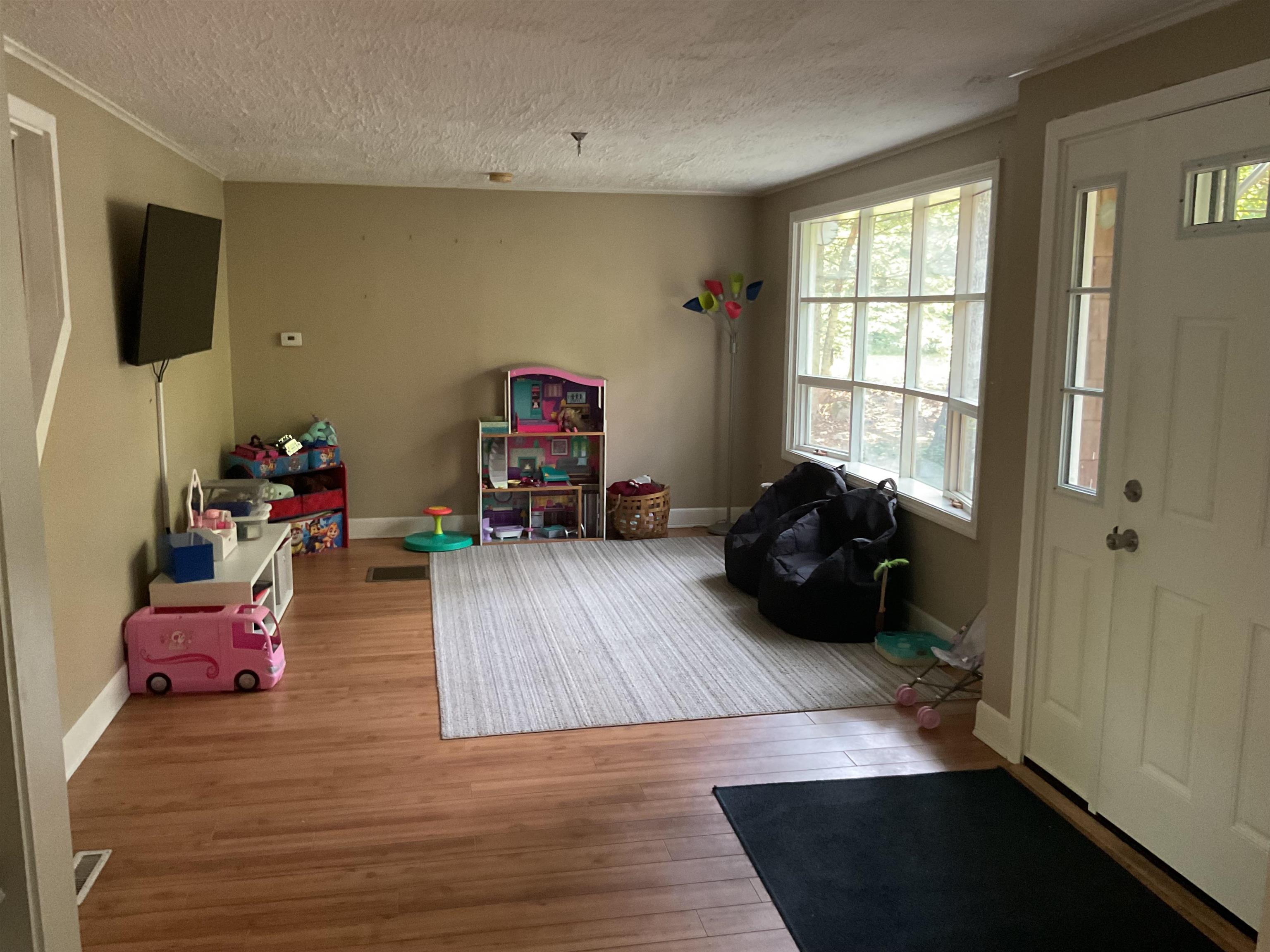 22 Lane Road Raymond, NH 03077 - Photo 13 of 27 Gallery Image 13