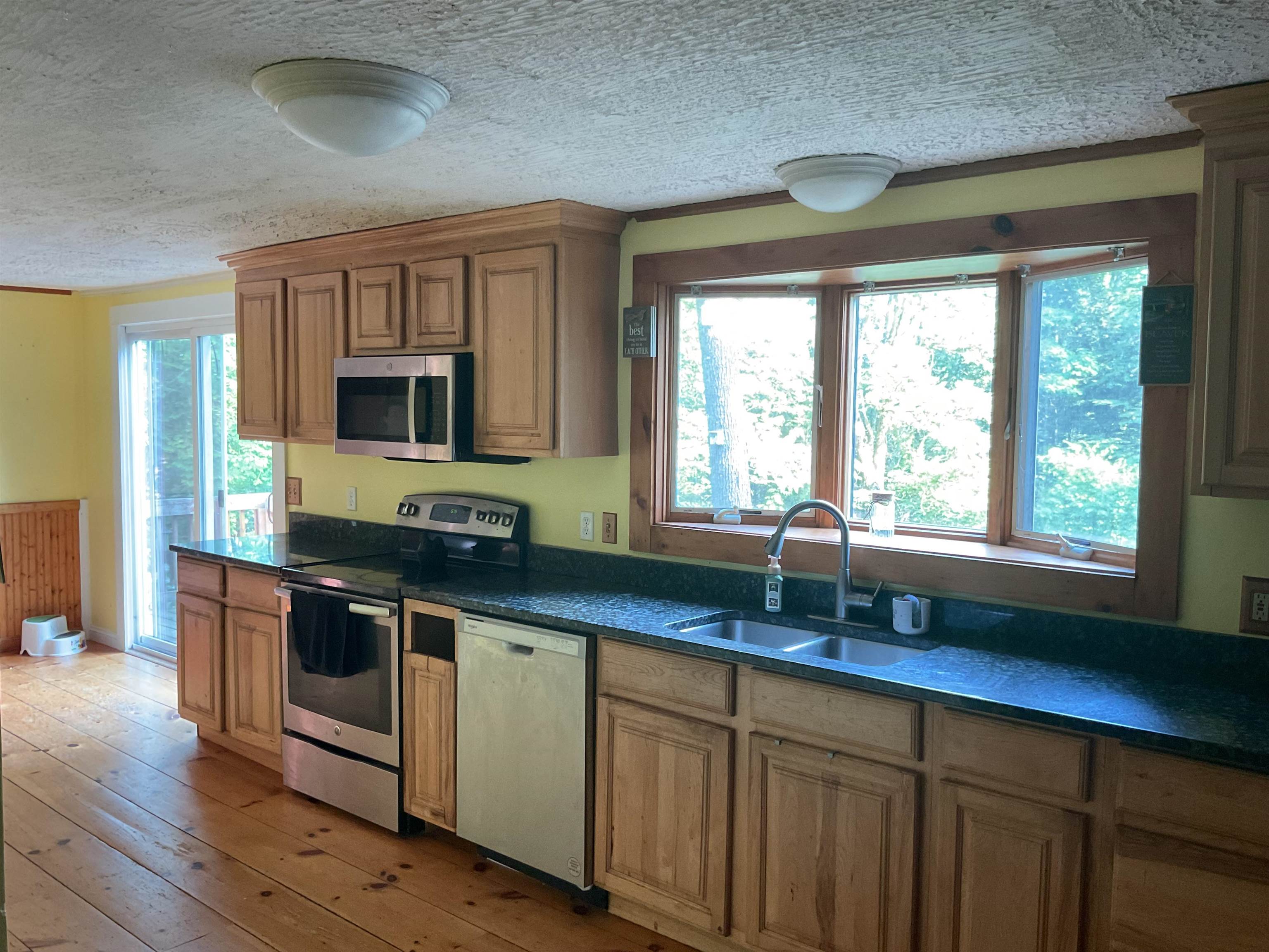 22 Lane Road Raymond, NH 03077 - Photo 19 of 27 Gallery Image 19