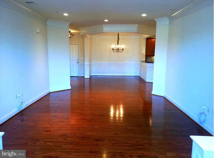 1781 Chain Bridge Road, Unit 401 McLean, VA 22102 - Photo 13 of 30 Kitchen