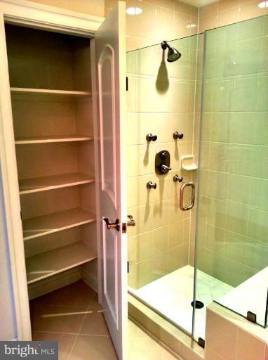 1781 Chain Bridge Road, Unit 401 McLean, VA 22102 - Photo 19 of 30 Bath (Master)