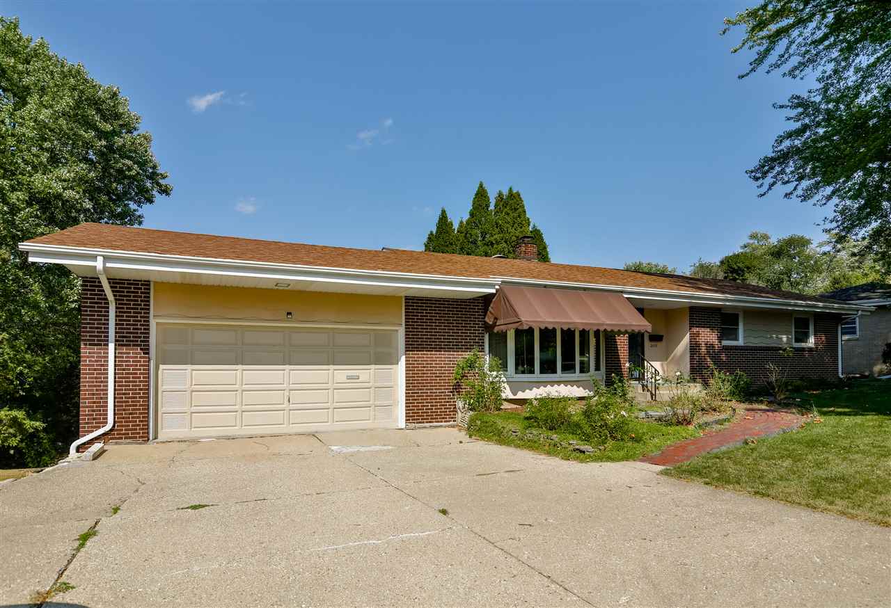 2512 Highcrest Road Rockford, IL 61107 - Photo 3 of 26 Gallery Image 3