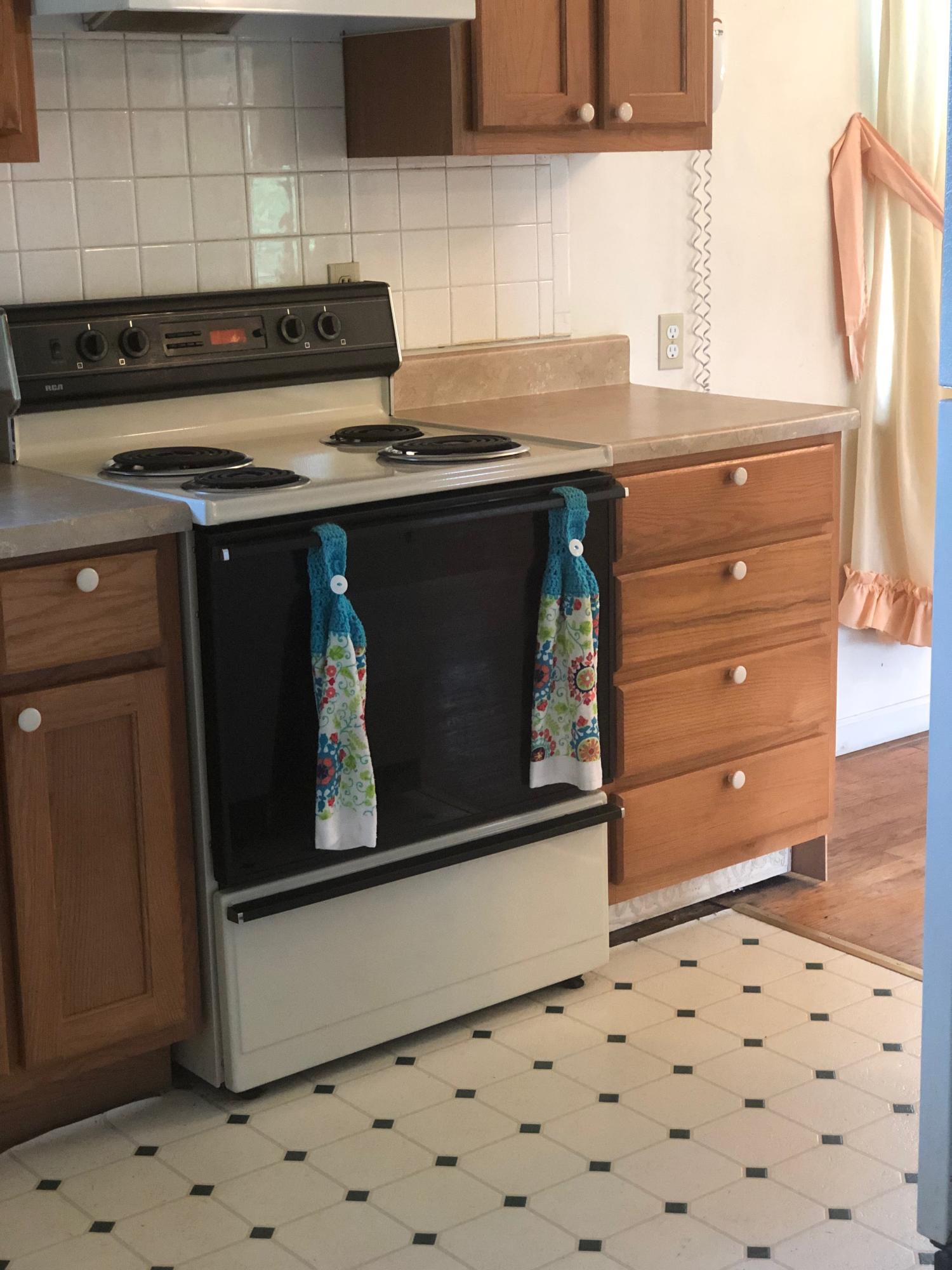 268 Coolidge Road La Follette, TN 37766 - Photo 18 of 33 Kitchen area
