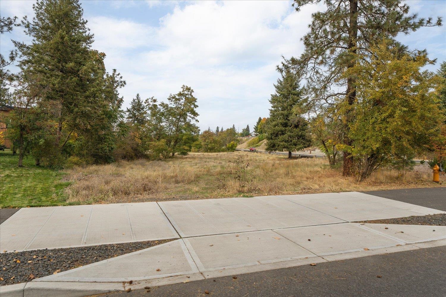 1757 North W Point Road Spokane, WA 99201 - Photo 5 of 12 Gallery Image 5