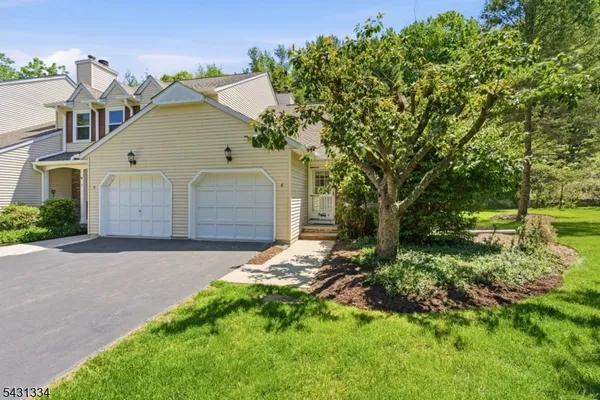 $369,000 | 6 Carriage Lane, Sparta, NJ 07871