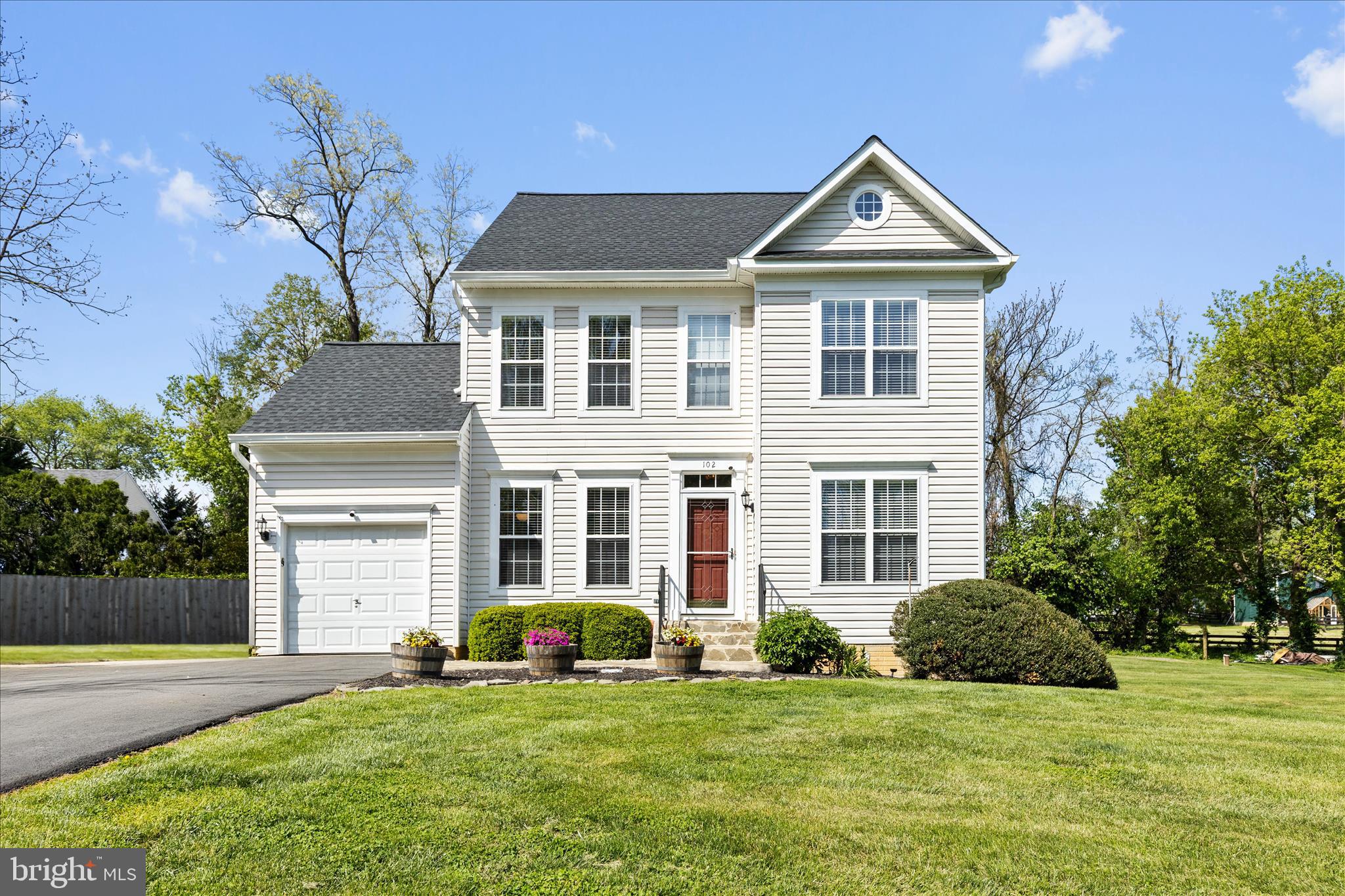 102 Delaware Avenue Hamilton, VA 20158 - Photo 1 of 50