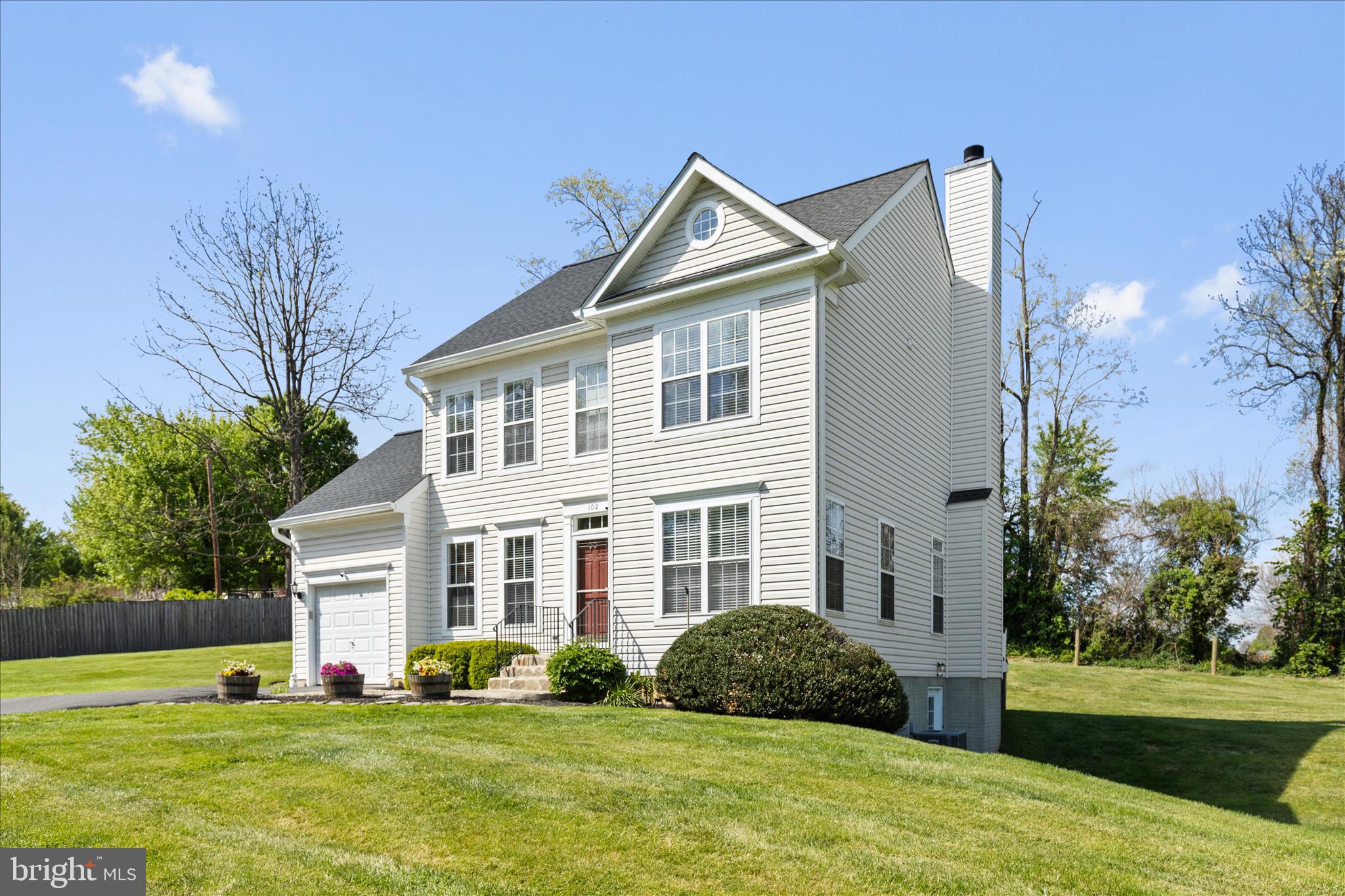 102 Delaware Avenue Hamilton, VA 20158 - Photo 5 of 50