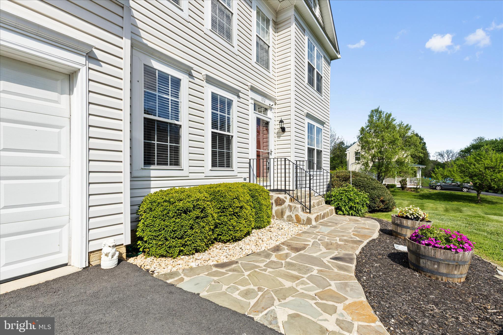 102 Delaware Avenue Hamilton, VA 20158 - Photo 6 of 50