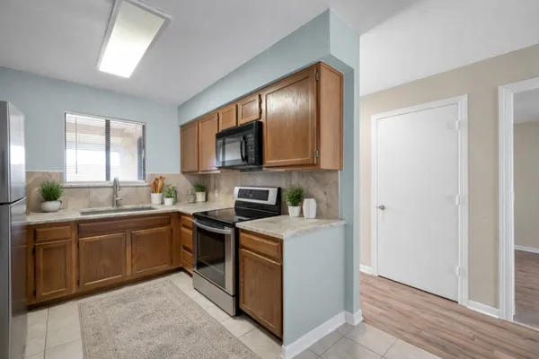 $225,000 | 301-building D 301-building D Lakeview Terrace, Montgomery, TX 77356