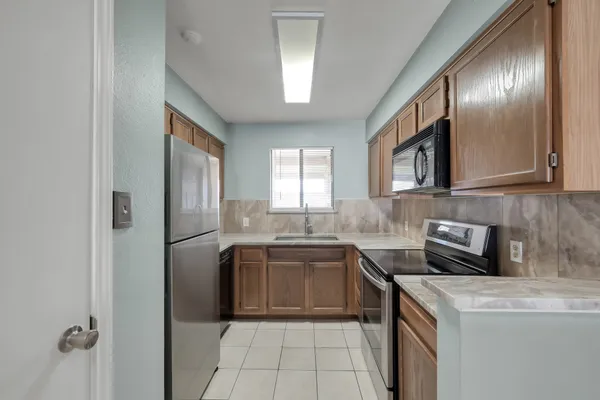 $225,000 | 301-building D 301-building D Lakeview Terrace, Montgomery, TX 77356