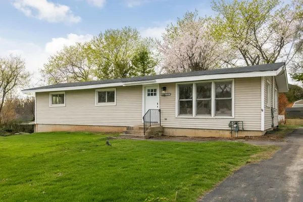 $389,700 | 6305 Robert Road, Cary, IL 60013