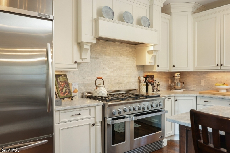 23 Galloping Hill Road Bernards, NJ 07920 - Photo 8 of 44