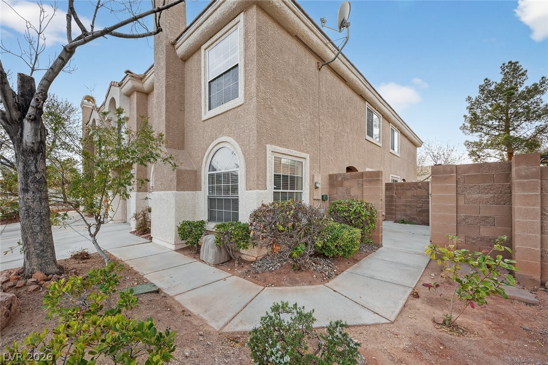 10187 Tree Bark Street Las Vegas, NV 89183 - Photo 2 of 31