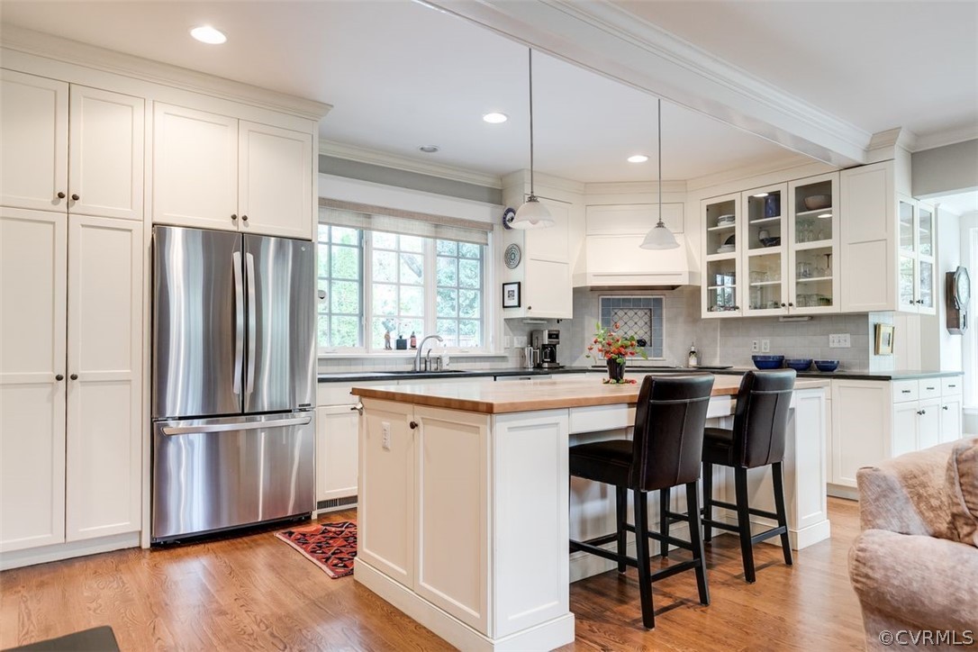 6600 Prospect Road Richmond, VA 23229 - Photo 23 of 50 Solid wood cabinets, Italian soapstone countertops