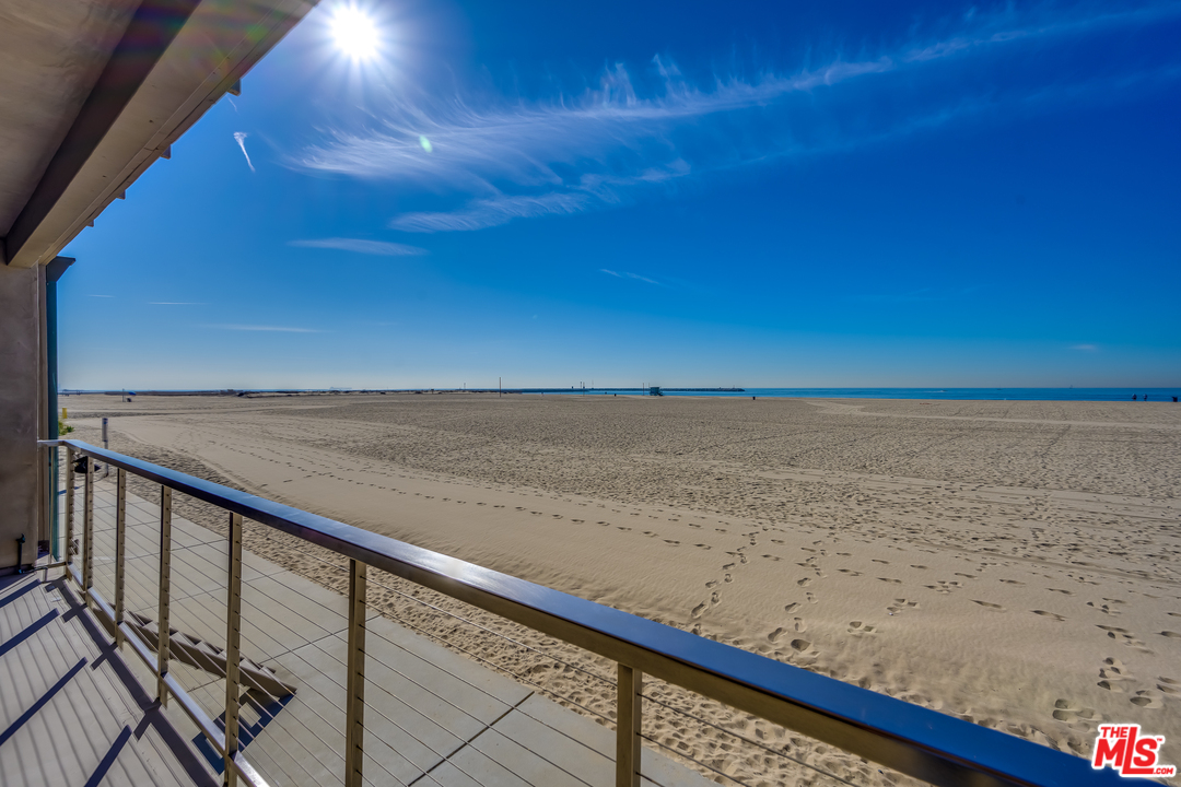 1 Spinnaker Street, Unit 2 Marina del Rey, CA 90292 - Photo 25 of 33 a view of ocean from a balcony