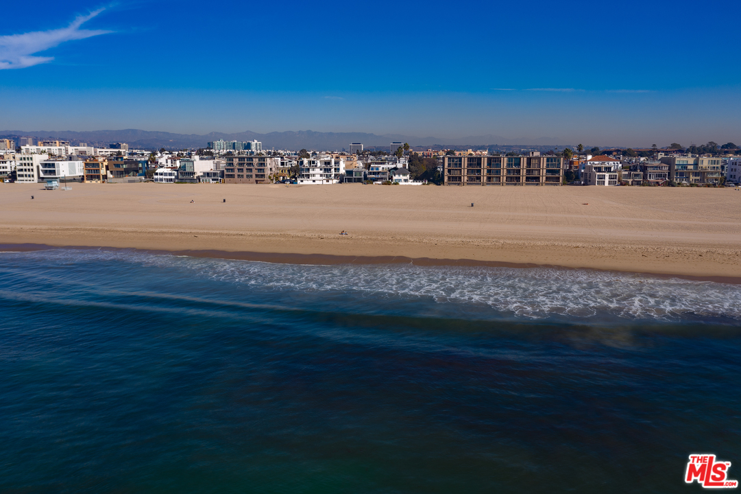 1 Spinnaker Street, Unit 2 Marina del Rey, CA 90292 - Photo 31 of 33 a view of ocean with city view