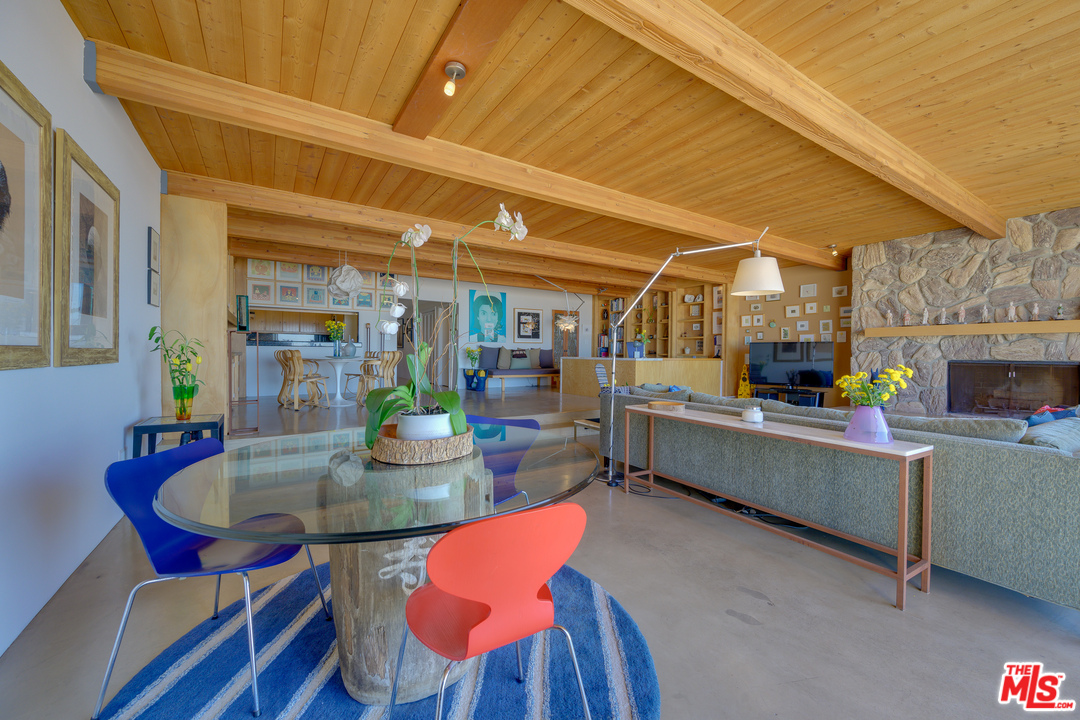 1 Spinnaker Street, Unit 2 Marina del Rey, CA 90292 - Photo 8 of 33 a dining room with furniture and a kitchen view
