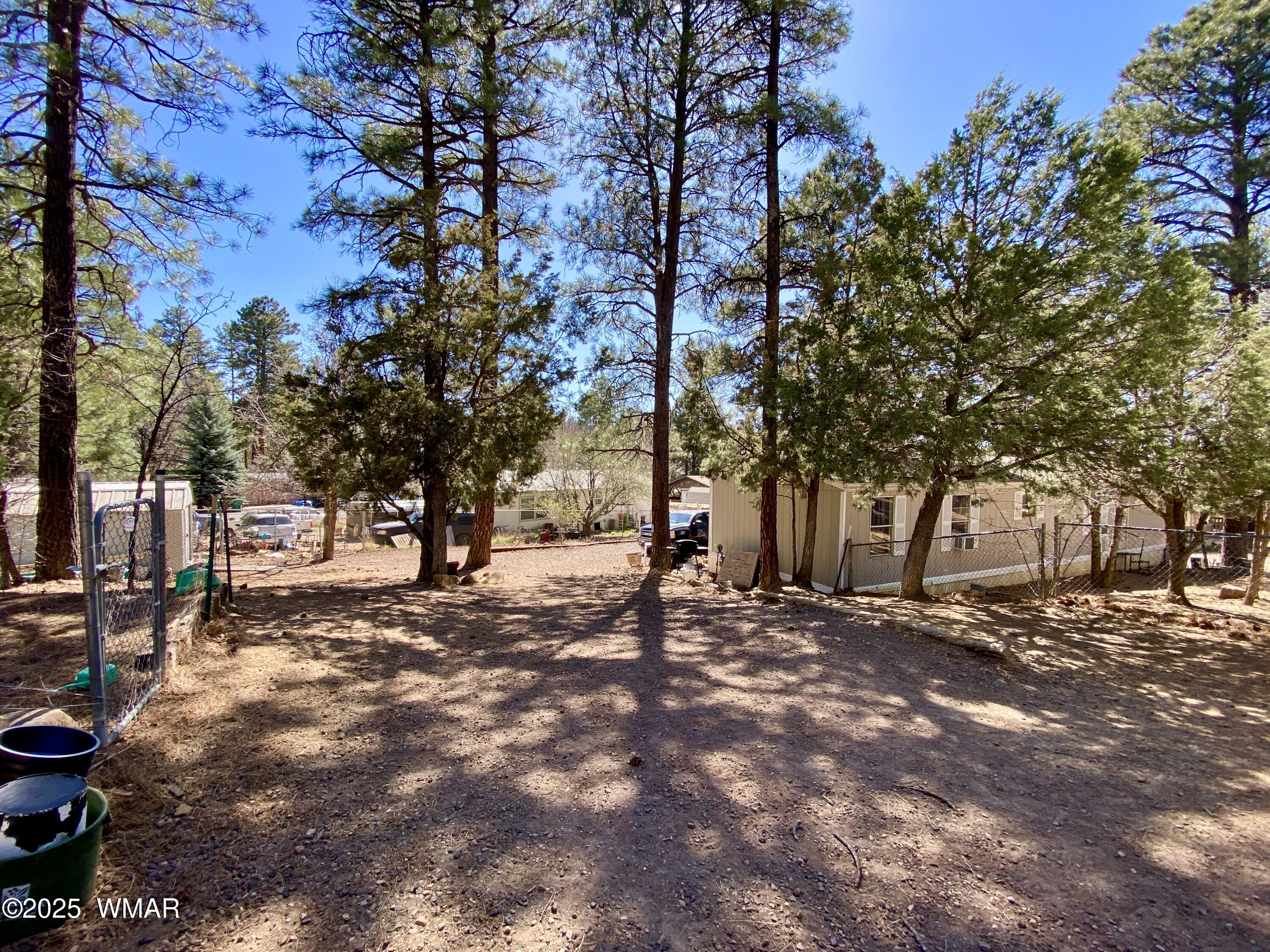 640 South Clark Road Show Low, AZ 85901 - Photo 6 of 18 Space from Neighbors