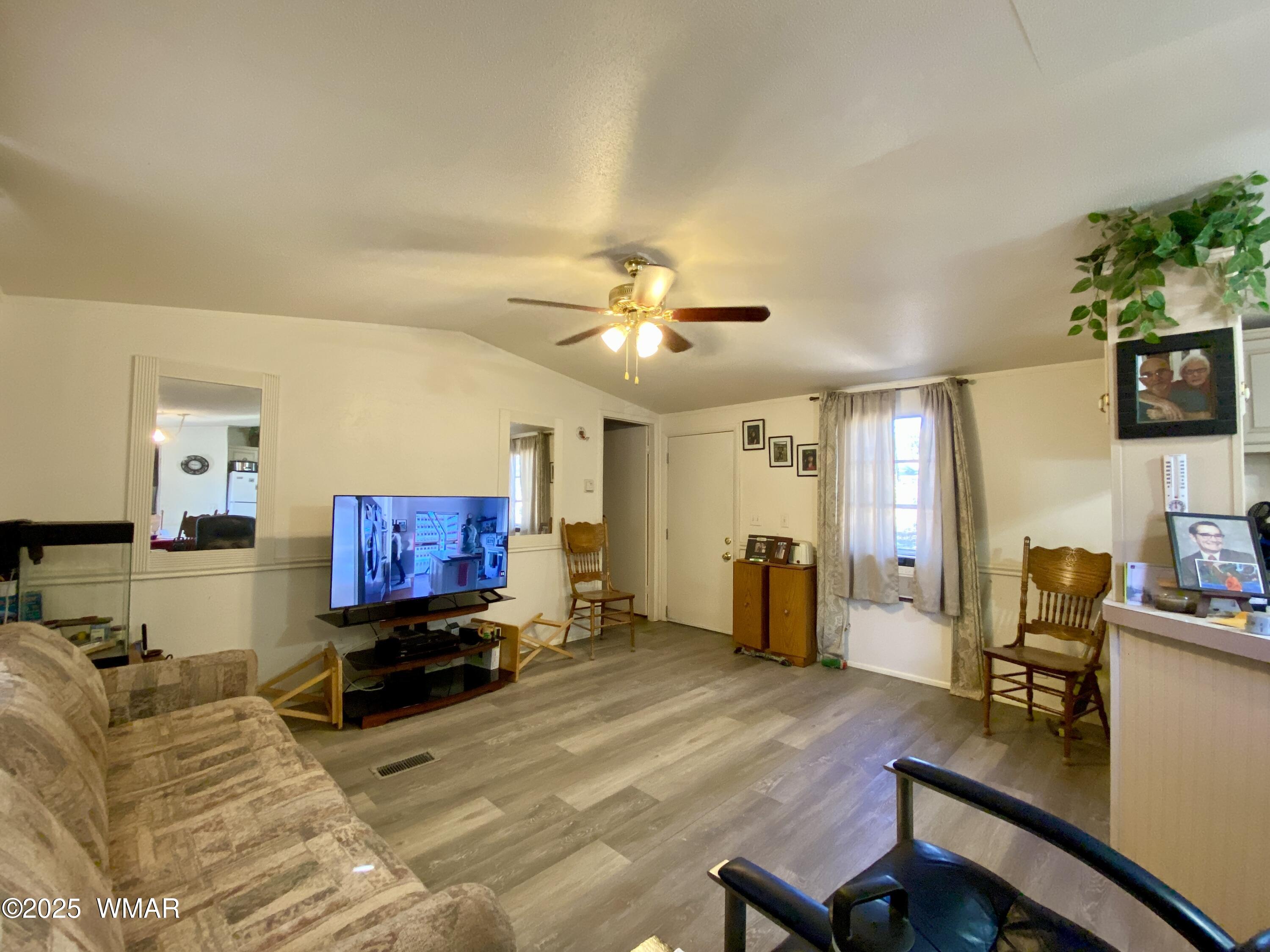 640 South Clark Road Show Low, AZ 85901 - Photo 8 of 18 Room to Entertain