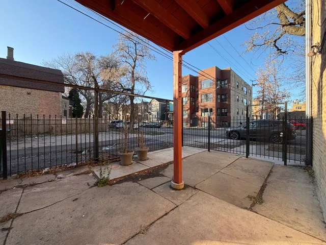$2,819 | 1456 North Kedzie Avenue, Unit 1R, Chicago, IL 60651