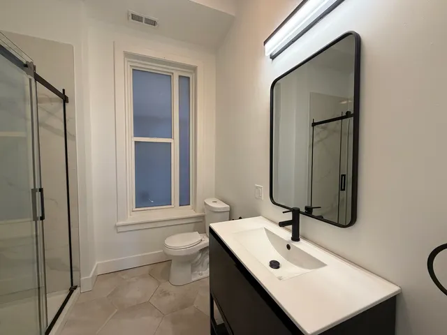 $2,819 | 1456 North Kedzie Avenue, Unit 1R, Chicago, IL 60651