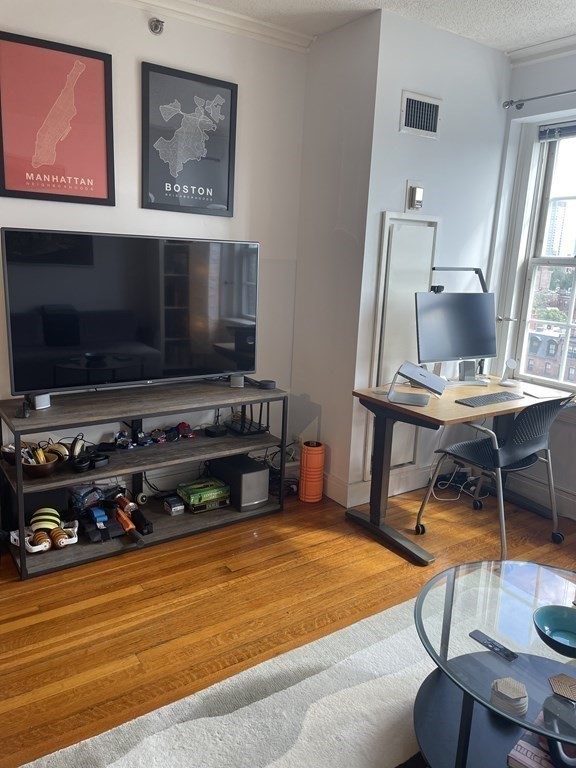 534 Beacon Street, Unit 902 Boston, MA 02215 - Photo 4 of 19