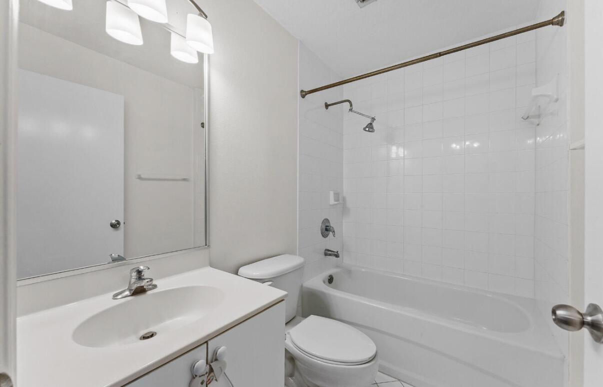 3780 North Jog Road, Unit 202 West Palm Beach, FL 33411 - Photo 9 of 14 IMG_1757