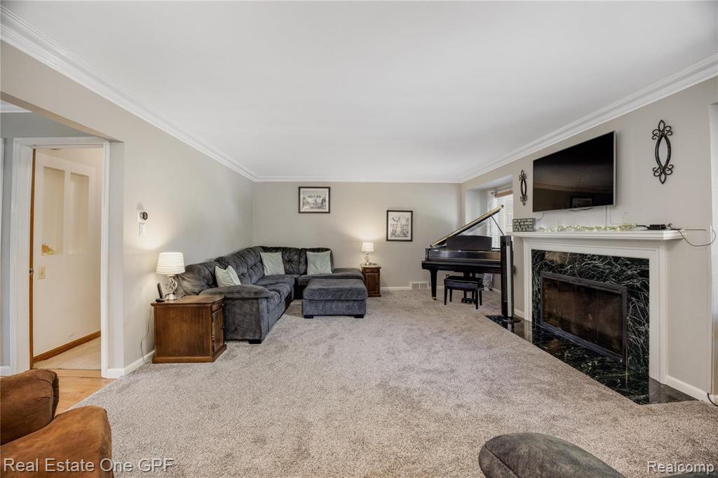 1499 North Renaud Road Grosse Pointe Woods, MI 48236 - Photo 5 of 35