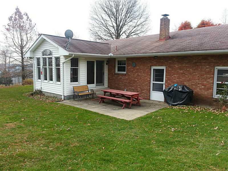533 Winter Road New Castle, PA 16101 - Photo 3 of 25 Patio/Deck. Great Patio for Entertaining!