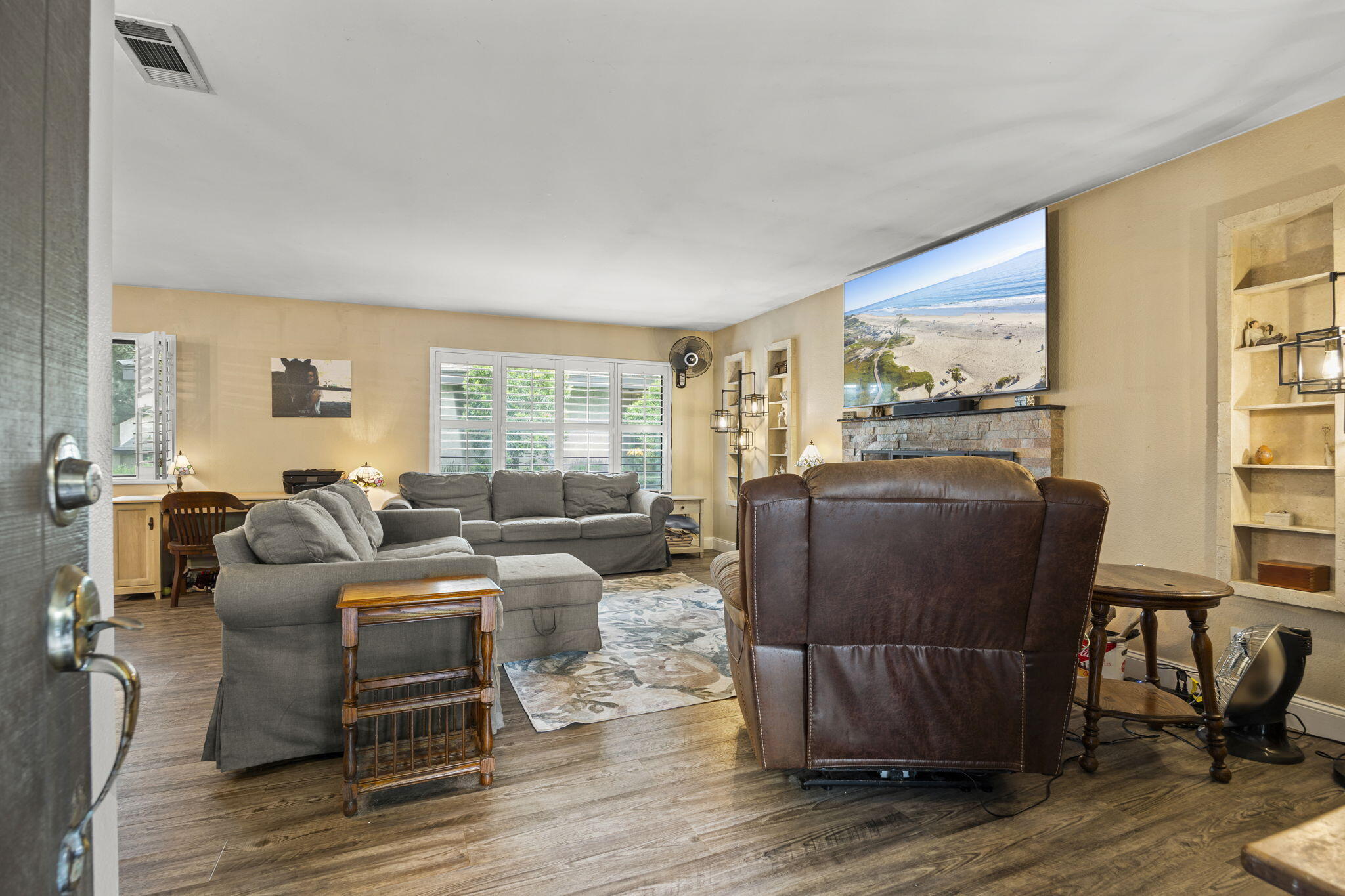 4413 Catlin Circle, Unit B Carpinteria, CA 93013 - Photo 5 of 23 a living room with furniture and a window