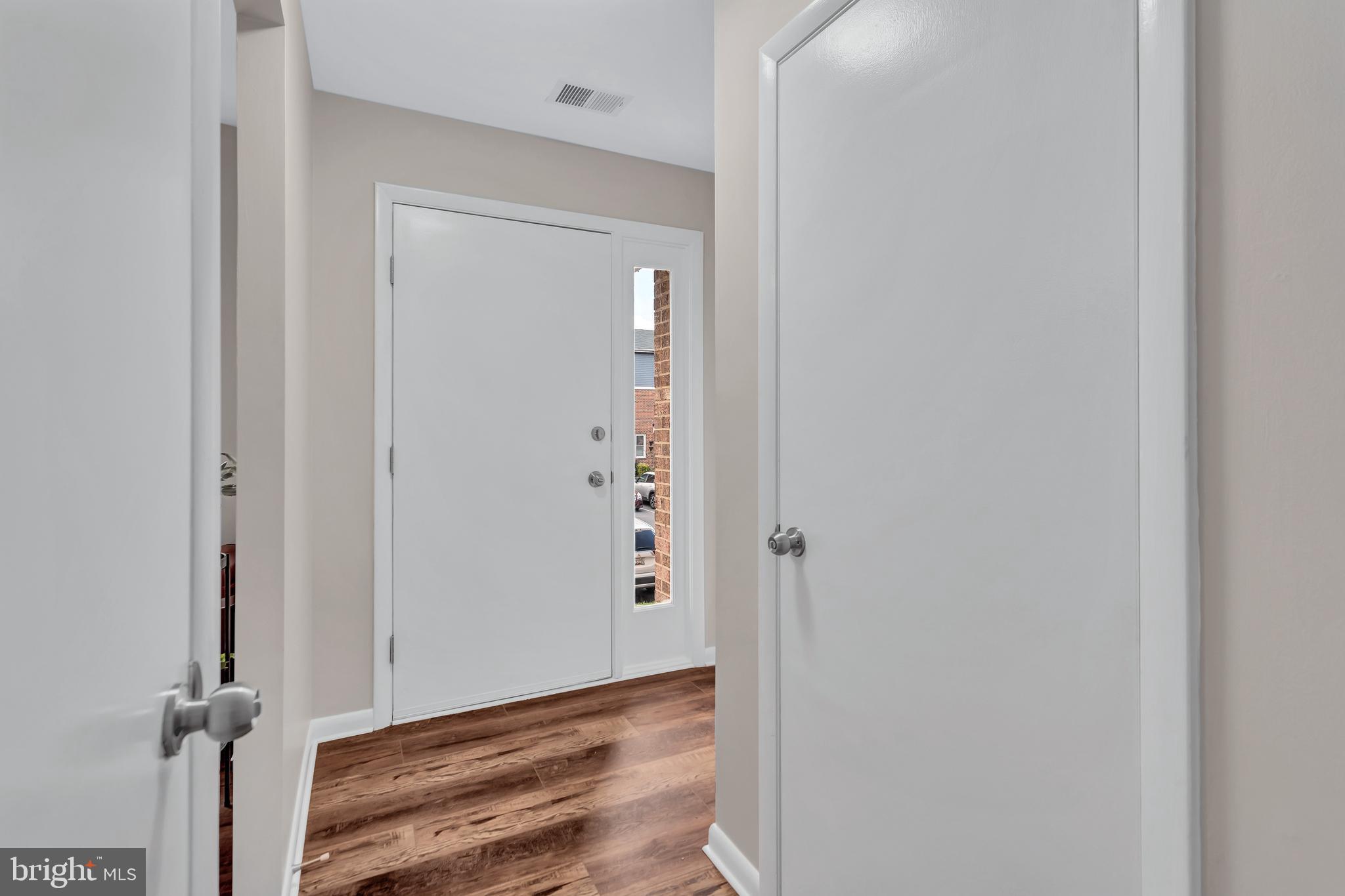 9140 Canterbury Riding Laurel, MD 20723 - Photo 3 of 30