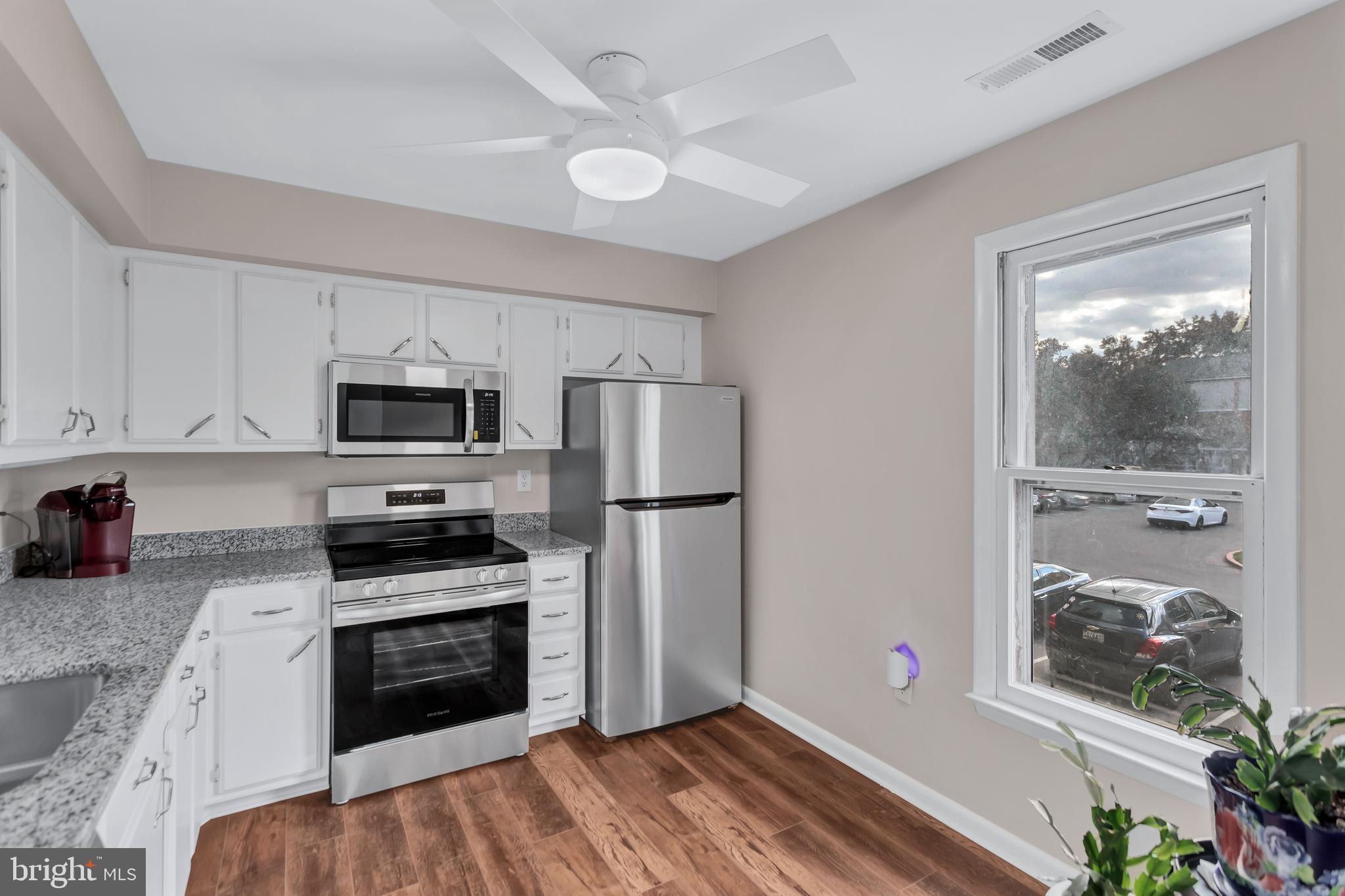 9140 Canterbury Riding Laurel, MD 20723 - Photo 5 of 30