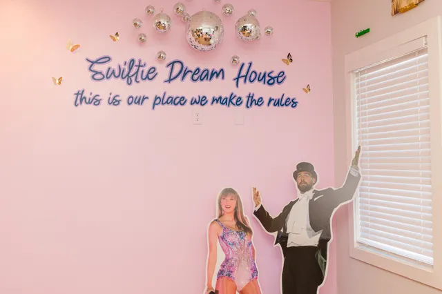 a view of living room kitchen