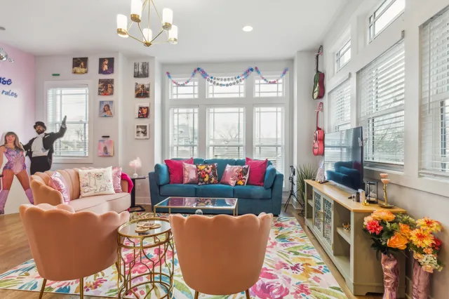 a sign that is on the wall