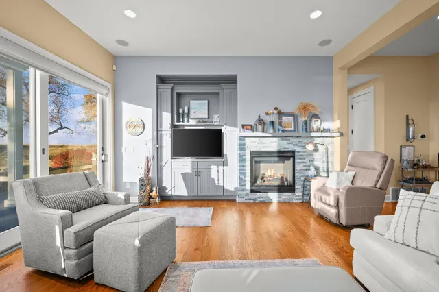 $2,550,000 | 154 Grand Boulevard, Benton Harbor, MI 49022