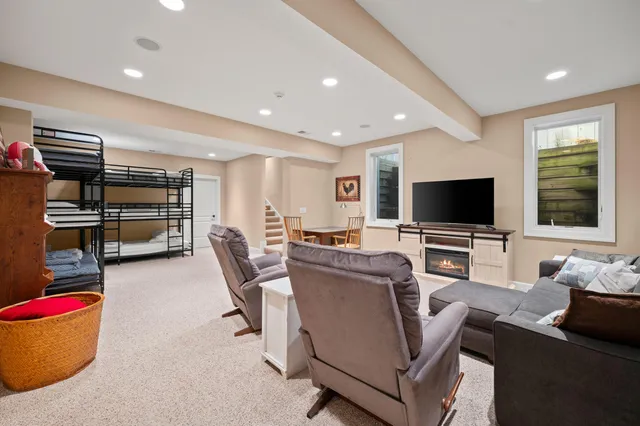 $2,550,000 | 154 Grand Boulevard, Benton Harbor, MI 49022