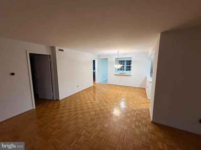 $2,350 | 1002 Valley Glen Road, Unit 239, Elkins Park, PA 19027