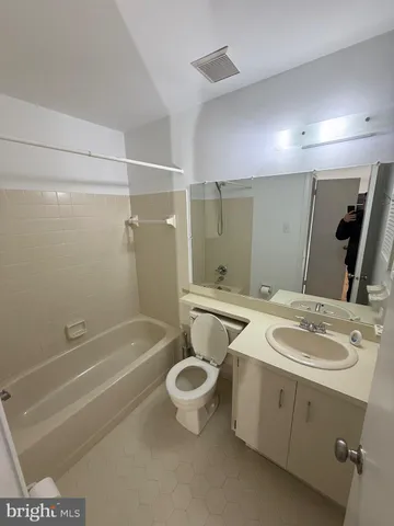 $2,350 | 1002 Valley Glen Road, Unit 239, Elkins Park, PA 19027